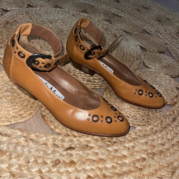 Women's Nando Muzi Grommet Italian Leather Mary Jane Pumps - Picture 2 of 11